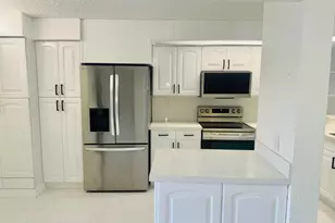 9 Royal Palm Way, Boca Raton, FL 33432 - Photo 4