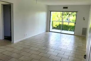 1021 Crystal Lake Dr, Deerfield Beach, FL 33064 - Photo 4
