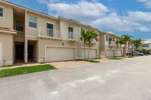 63 Dogwood Ct, Royal Palm Beach, FL 33411 - Photo 2