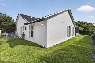 102 E Royal Pine Circle, Royal Palm Beach, FL 33411 - Photo 24