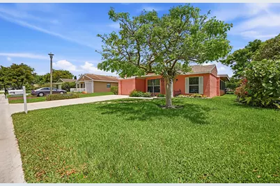 8131 Countrypark Drive, Boca Raton, FL 33433 - Photo 2