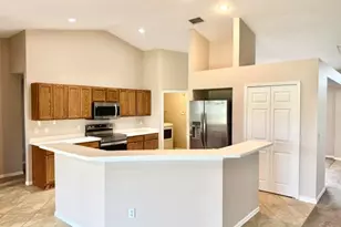 530 SW Butler Ave, Port Saint Lucie, FL 34983 - Photo 4