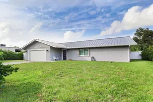 615 NE 15th Pl, Boynton Beach, FL 33435 - Photo 2