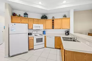 8923 Sandshot Ct, Port Saint Lucie, FL 34986 - Photo 4