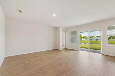 721 SE Celtic Avenue, Port Saint Lucie, FL 34983 - Photo 4