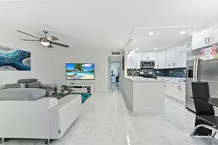 548 Burgundy L, Delray Beach, FL 33484 - Photo 4