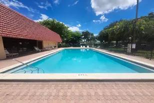 290 NW 218th Way, Pembroke Pines, FL 33029 - Photo 4