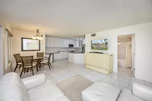 311 Pine Ridge Cir, Greenacres, FL 33463 - Photo 12