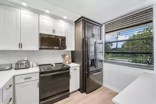 3710 Whitehall Dr, West Palm Beach, FL 33401 - Photo 2