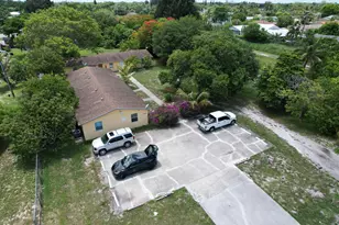 4537 Coconut Rd, Lake Worth, FL 33461 - Photo 6