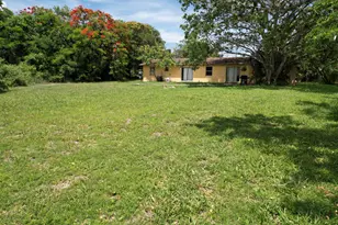4537 Coconut Rd, Lake Worth, FL 33461 - Photo 4