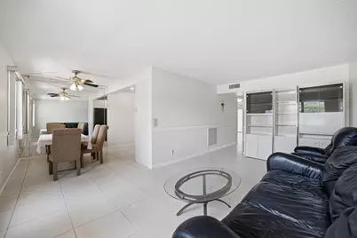 1025 Newcastle B #1025, Boca Raton, FL 33434 - Photo 6