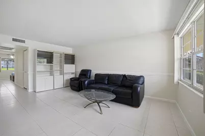 1025 Newcastle B #1025, Boca Raton, FL 33434 - Photo 8