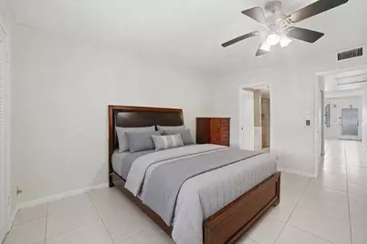 1025 Newcastle B #1025, Boca Raton, FL 33434 - Photo 14