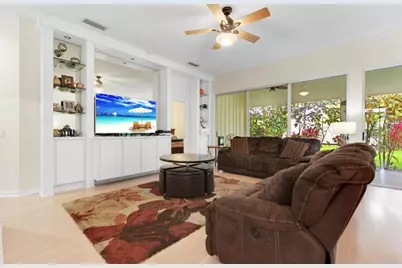 1092 Bedford Avenue, Palm Beach Gardens, FL 33403 - Photo 12