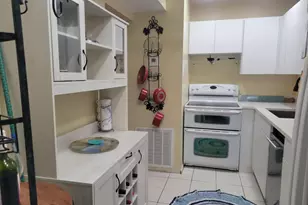 356 Lake Dora Dr, West Palm Beach, FL 33411 - Photo 8