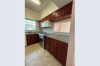 640 Cypress Club Way #J12, Deerfield Beach, FL 33064 - Photo 6