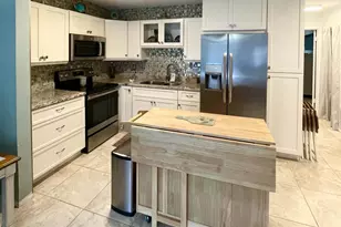 2929 SE Ocean Blvd, Stuart, FL 34996 - Photo 2