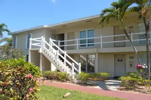 309 Circle Dr S, Boynton Beach, FL 33435 - Photo 2
