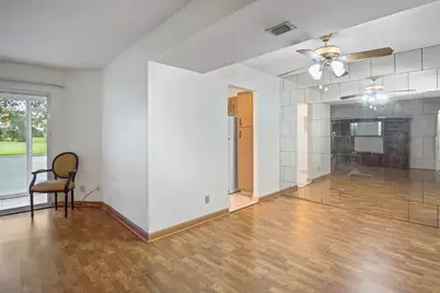 3951 Via Poinciana #112, Lake Worth, FL 33467 - Photo 8