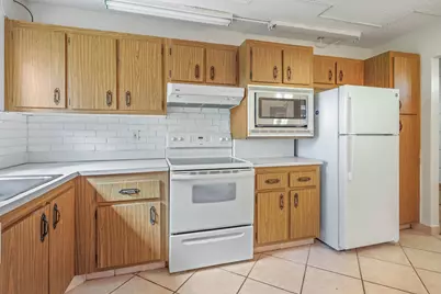 3951 Via Poinciana #112, Lake Worth, FL 33467 - Photo 4