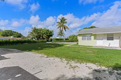 615 NE 7th Avenue, Boynton Beach, FL 33435 - Photo 14