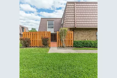 7575 W Courtyard Run Run W, Boca Raton, FL 33433 - Photo 1