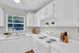 17 Vista Palm Ln, Vero Beach, FL 32962 - Photo 2