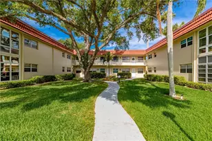 17 Vista Palm Ln, Vero Beach, FL 32962 - Photo 1