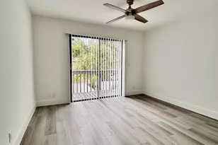 441 NE 38th St, Boca Raton, FL 33431 - Photo 18