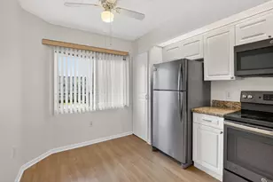 801 SW 138th Ave, Pembroke Pines, FL 33027 - Photo 12