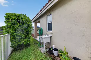 791 SW 191st Ave, Pembroke Pines, FL 33029 - Photo 54