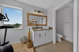 791 SW 191st Ave, Pembroke Pines, FL 33029 - Photo 40