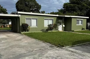 2202 NE 3rd St, Boynton Beach, FL 33435 - Photo 1