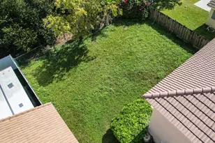 401 NW 203rd Ave SW, Pembroke Pines, FL 33029 - Photo 14