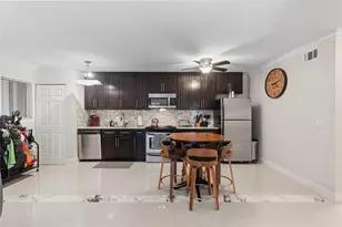 567 Trace Cir, Deerfield Beach, FL 33441 - Photo 4