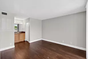 728 Executive Center Dr, West Palm Beach, FL 33401 - Photo 14