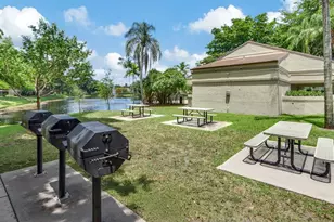 507 Gardens Dr, Pompano Beach, FL 33069 - Photo 8
