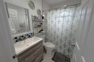 6575 W 27th Ct, Hialeah, FL 33016 - Photo 18