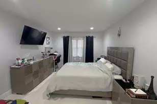 6575 W 27th Ct, Hialeah, FL 33016 - Photo 10