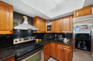 247 Airoso Blvd, Port Saint Lucie, FL 34983 - Photo 6