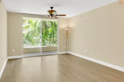 700 E Boynton Beach Boulevard #407, Boynton Beach, FL 33435 - Photo 2