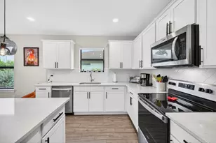 3165 Tamarind Dr, Lauderdale Lakes, FL 33311 - Photo 14