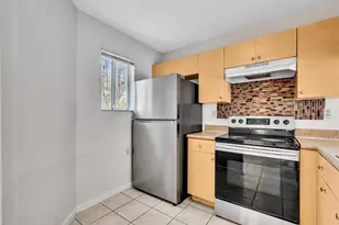 1020 Lake Victoria Dr, West Palm Beach, FL 33411 - Photo 10