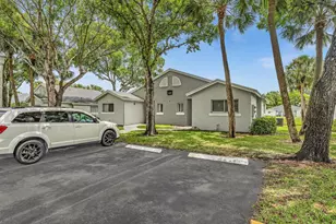 1020 Lake Victoria Dr, West Palm Beach, FL 33411 - Photo 4