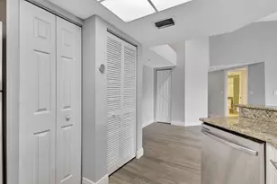 600 N Crestwood Ct Ct N, Royal Palm Beach, FL 33411 - Photo 4
