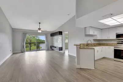 600 N Crestwood Ct Court N #609, Royal Palm Beach, FL 33411 - Photo 8