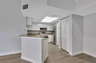 600 N Crestwood Ct Ct N, Royal Palm Beach, FL 33411 - Photo 6