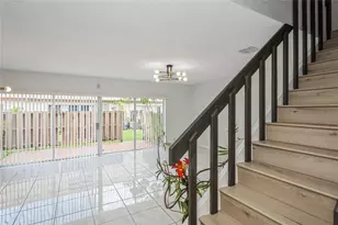 8208 NW 8th Pl NW, Plantation, FL 33324 - Photo 4