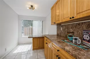 8208 NW 8th Pl NW, Plantation, FL 33324 - Photo 10